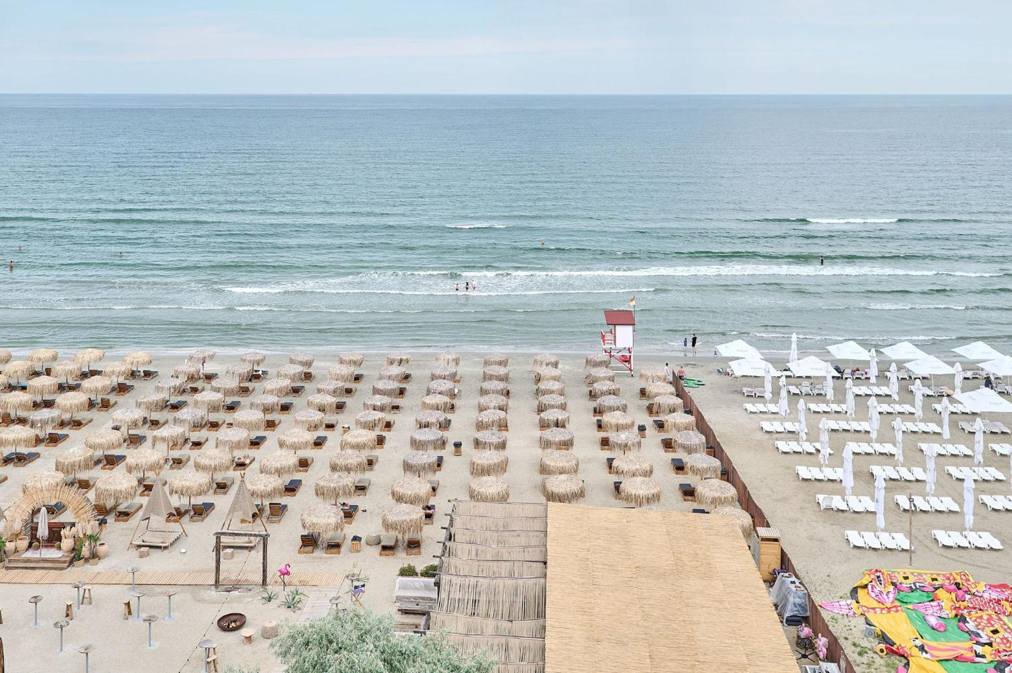 Beach Bliss Apartment In Infinity Beach Resort Parking ママイア エクステリア 写真
