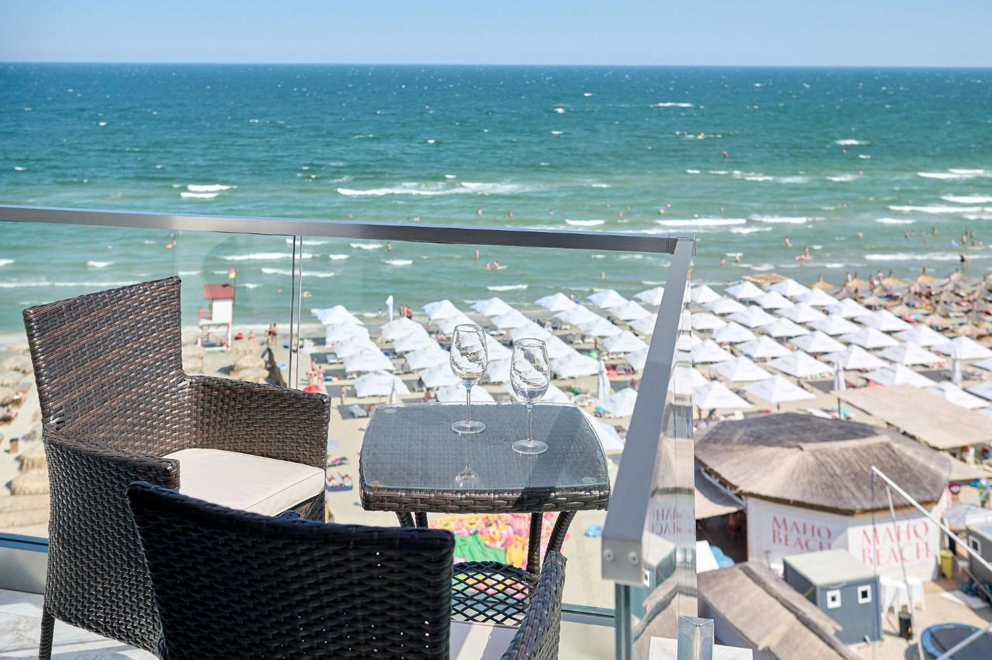 Beach Bliss Apartment In Infinity Beach Resort Parking ママイア エクステリア 写真